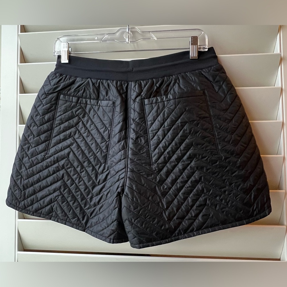 Athleta - Apres Ski Short - NWT/NWOT Black 
sizes 16 Pockets -Draw String - Picture 4 of 4